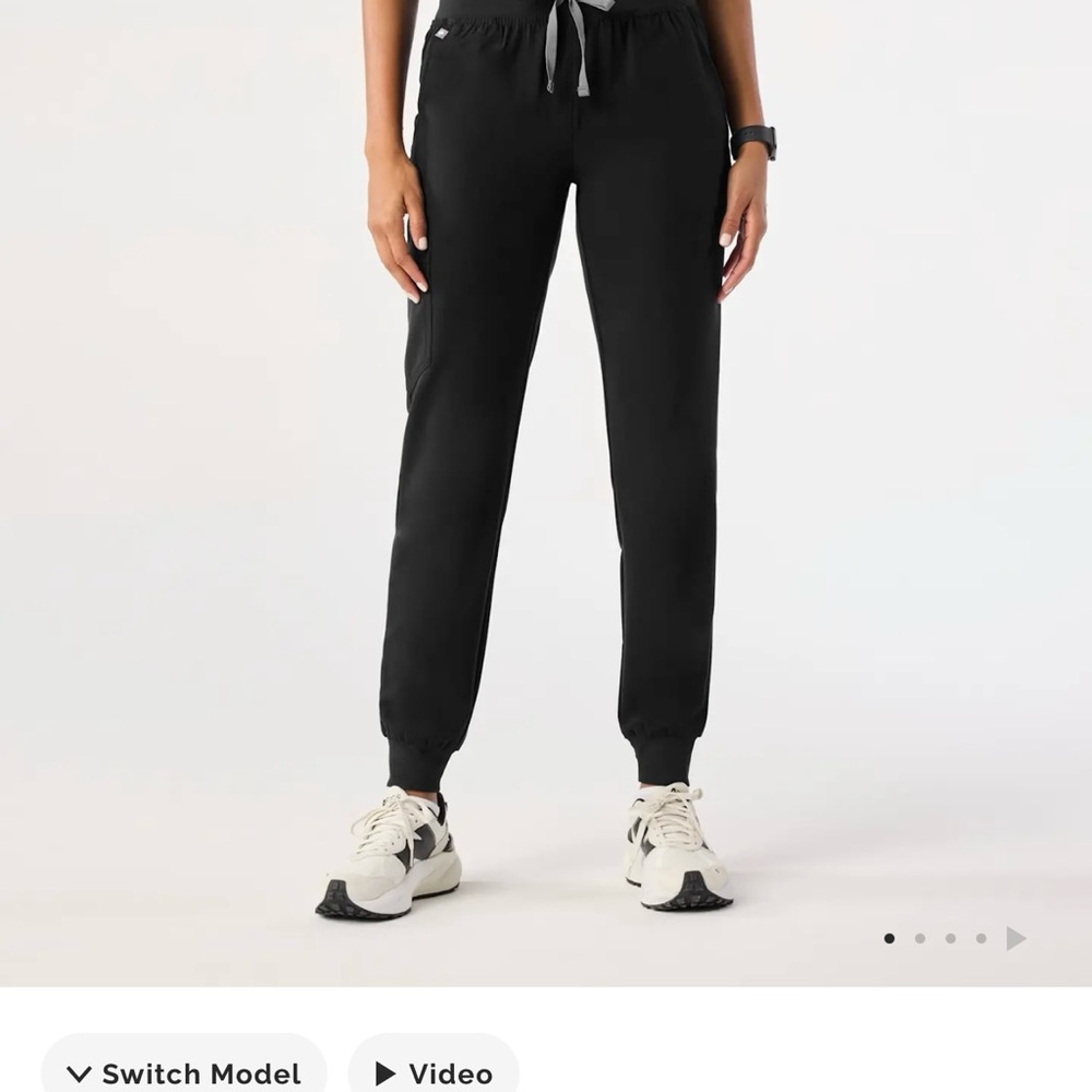 Figs Zamora Black Jogger Scrub Pants XS